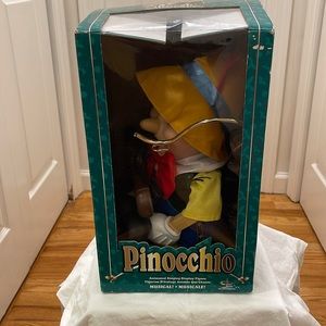 Disney's Pinocchio Musical
Animated Singing Display Figure 2002
Telco